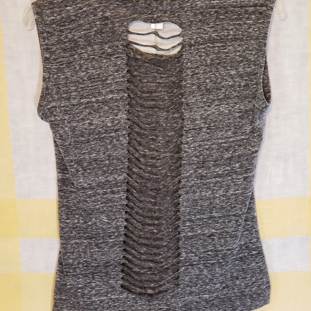 Derek Heart Sleeveless Open Back shirt
